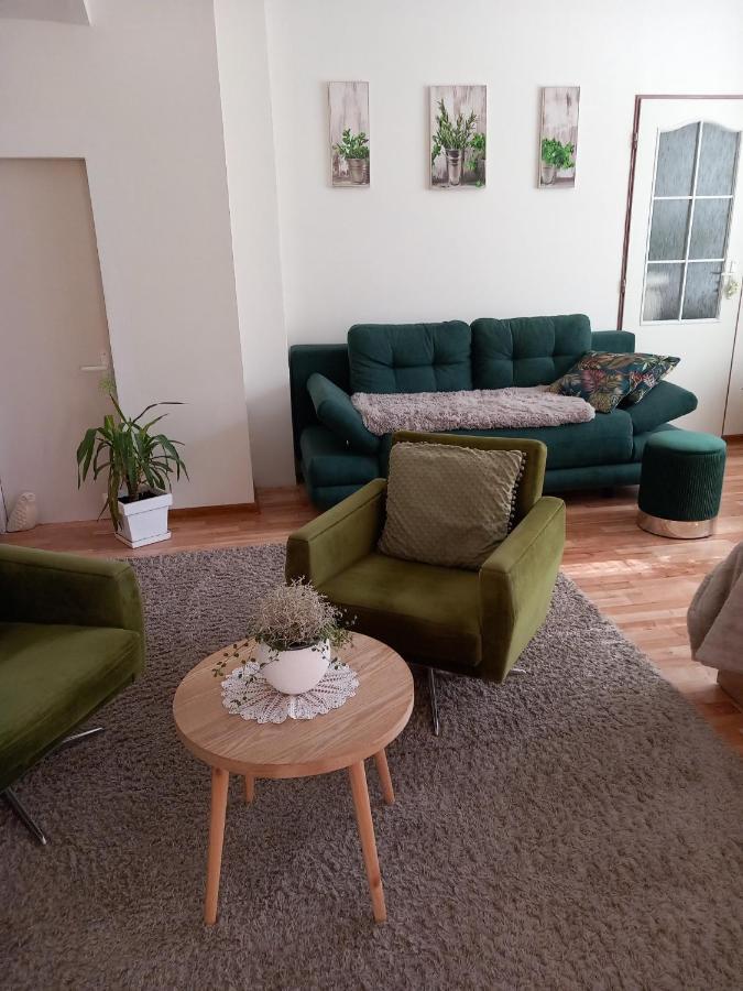 Kapitula Centrum Besztercebánya Kültér fotó